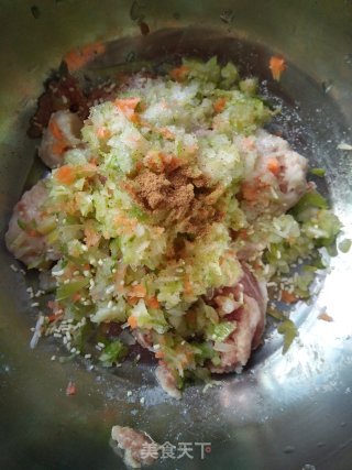 萝卜猪肉馅蒸饺的做法步骤：8