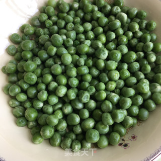 虾仁炒双色丁的做法步骤：2