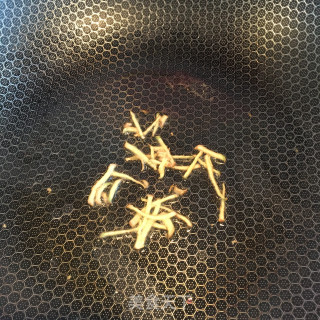 虾仁炒双色丁的做法步骤：8