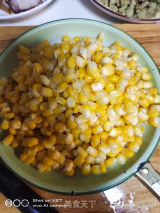 五花肉炒玉米的做法步骤：4