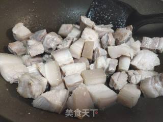 五花肉焖土豆的做法步骤：2