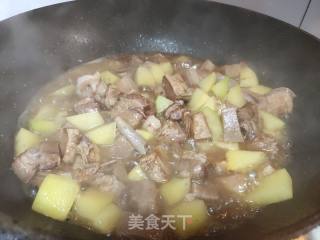 五花肉焖土豆的做法步骤：6