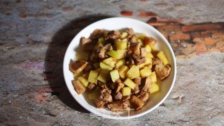 五花肉焖土豆的做法步骤：8