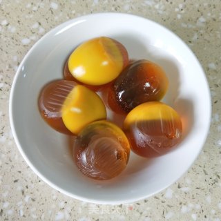 凉拌皮蛋的做法步骤：1