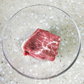 牛肉烩番茄的做法步骤：1