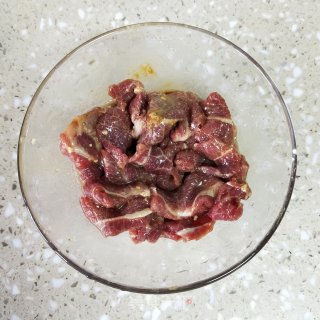 牛肉烩番茄的做法步骤：2