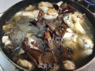 木耳红烧鸡盖烧饭的做法步骤：6