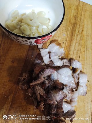 五花肉炒黄瓜的做法步骤：1
