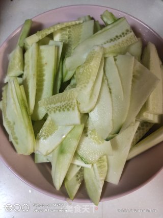 五花肉炒黄瓜的做法步骤：2