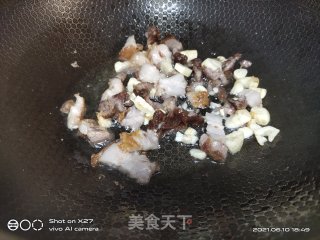 五花肉炒黄瓜的做法步骤：3