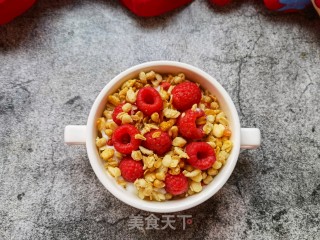 树莓麦片拌酸奶的做法步骤：7