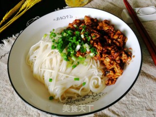 简单易做的早餐～鸡蛋酱拌面的做法步骤：6