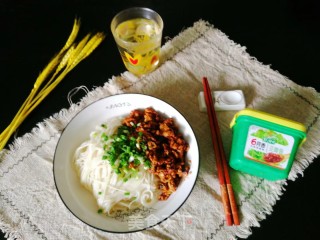 简单易做的早餐～鸡蛋酱拌面的做法步骤：7
