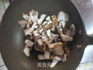 扁豆炒五花肉盖烧饭的做法步骤：3