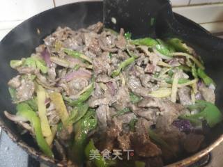 青椒丝炒牛肉的做法步骤：7