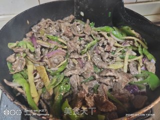 青椒丝炒牛肉的做法步骤：8