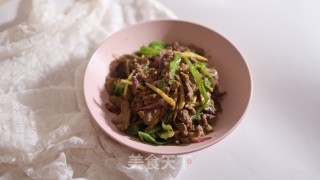 青椒丝炒牛肉的做法步骤：9