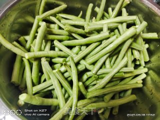 肉片烧豆角的做法步骤：2
