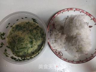 韭菜鸡蛋炒饭的做法步骤：1