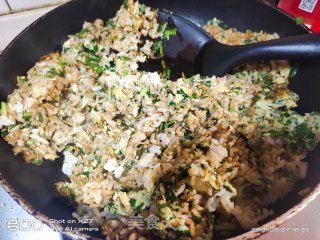 韭菜鸡蛋炒饭的做法步骤：5