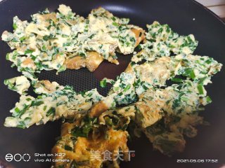 鸡蛋煎韭菜的做法步骤：4