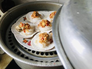 简易蒜蓉粉丝蒸扇贝的做法步骤：7