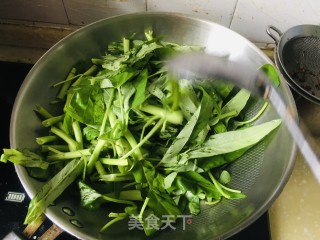 蒜蓉空心菜的做法步骤：2