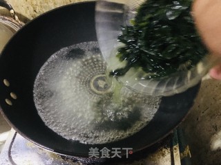 海菜豆腐汤的做法步骤：1
