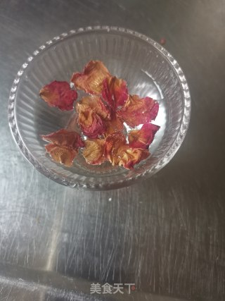 火龙果酸奶布丁杯的做法步骤：1
