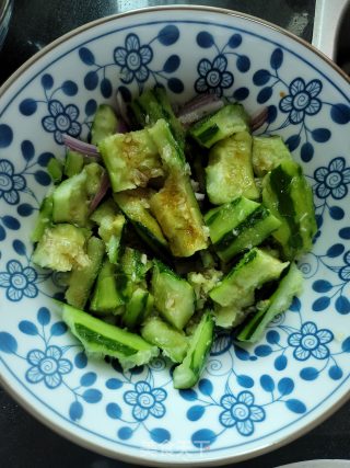 洋葱拌青瓜的做法步骤：5