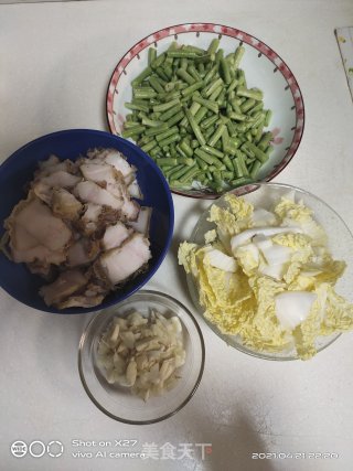 白菜豆角炒肉片的做法步骤：1