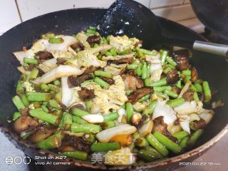 白菜豆角炒肉片的做法步骤：7