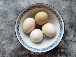 蒜蓉辣椒炒鸡蛋的做法步骤：1