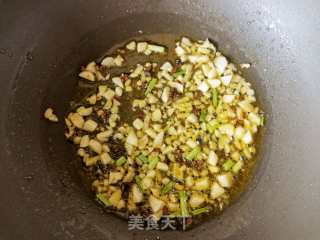 蒜蓉辣椒炒扇贝的做法步骤：7