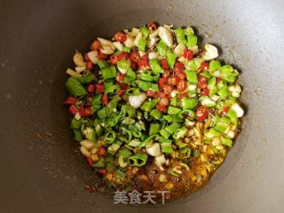 蒜蓉辣椒炒扇贝的做法步骤：9