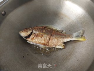 干煎海鲫鱼的做法步骤：5