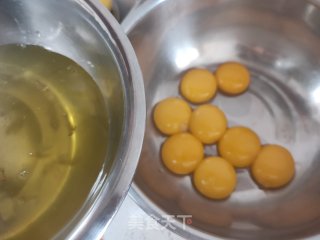 十寸斑马纹蛋糕的做法步骤：1