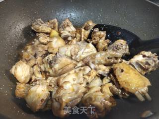 红烧鸡肉豆腐盖烧饭的做法步骤：3