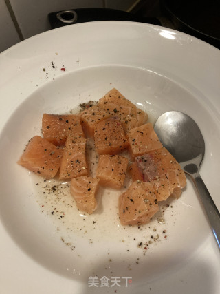 奶油三文鱼汤的做法步骤：1
