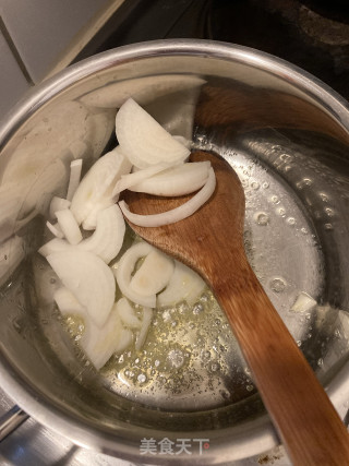 奶油三文鱼汤的做法步骤：4