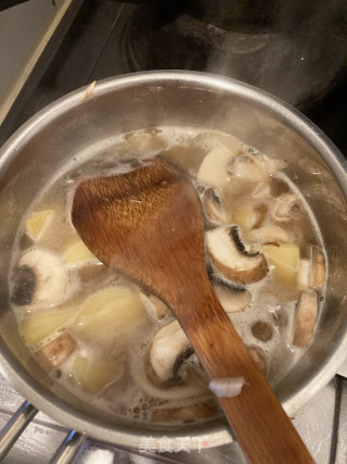 奶油三文鱼汤的做法步骤：7