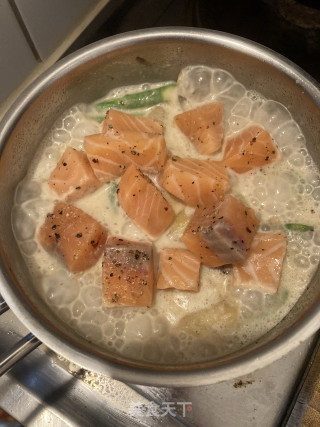 奶油三文鱼汤的做法步骤：11