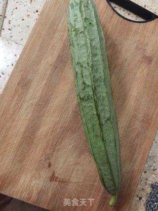肉末蒸丝瓜的做法步骤：1
