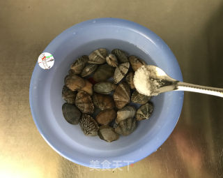 蛤蜊丝瓜汤的做法步骤：2