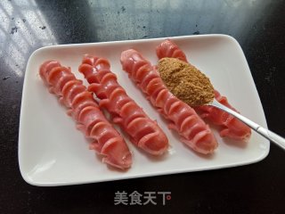 孜然脆皮肠的做法步骤：5