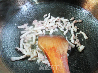 五花肉炒胡萝卜的做法步骤：6