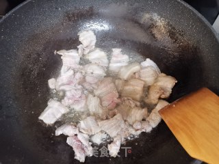 五花肉焖面的做法步骤：4