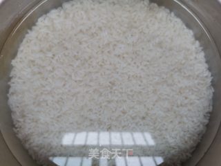 鲜肉粽的做法步骤：1