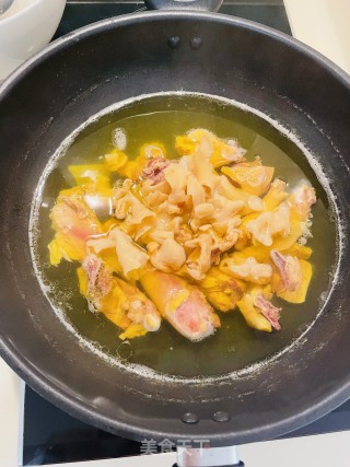 鲍鱼花胶鸡汤的做法步骤：6