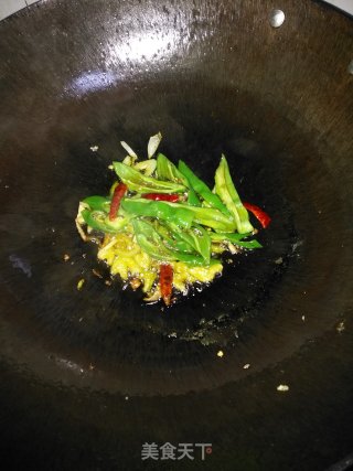 比肉好吃的豆芽炒鸡蛋的做法步骤：2